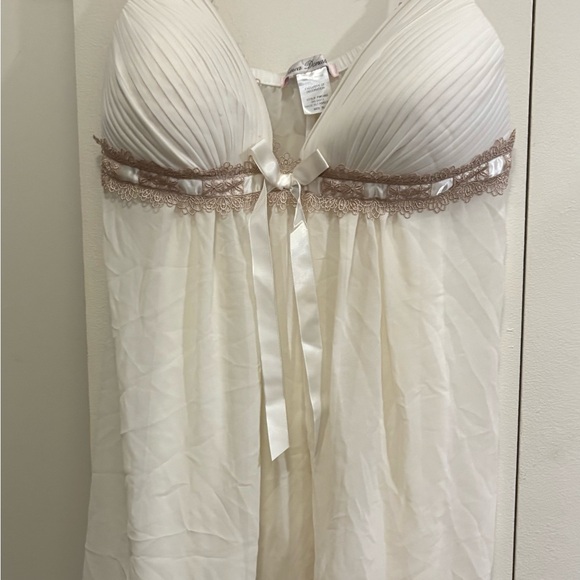 Linea Donatella Other - Linea Donatella Cream and Brown Lace Chemise